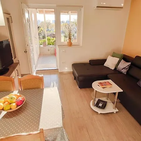 Cozy & Bright Apartment In Split Exterior photo